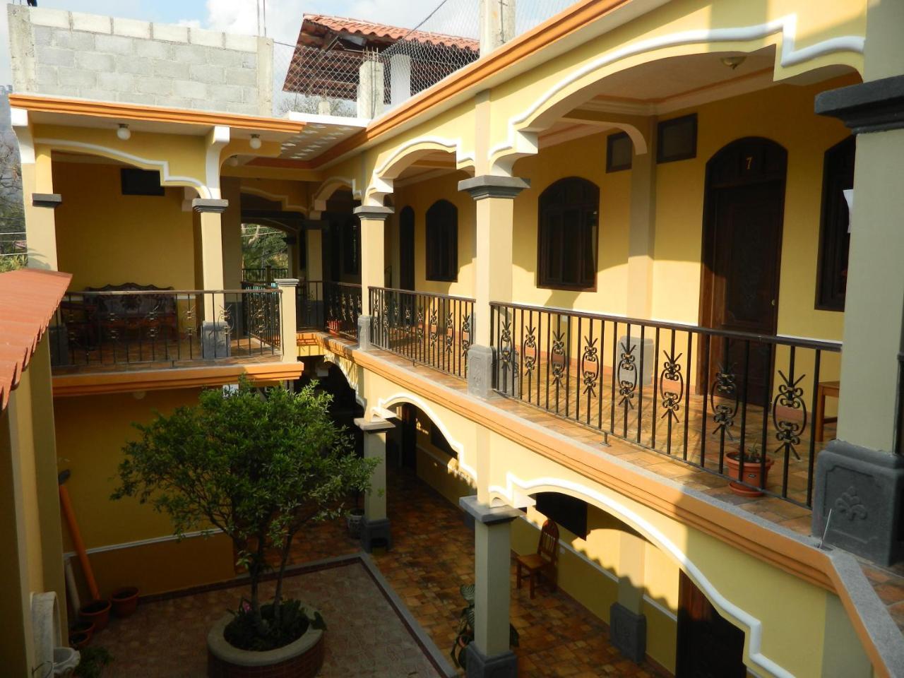 Hotel Villa Los Arcos Panajachel Ngoại thất bức ảnh