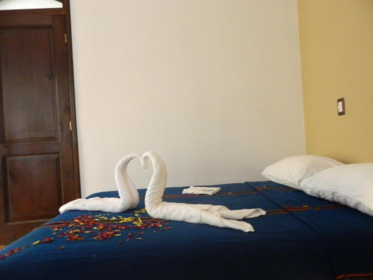 Hotel Villa Los Arcos Panajachel Ngoại thất bức ảnh